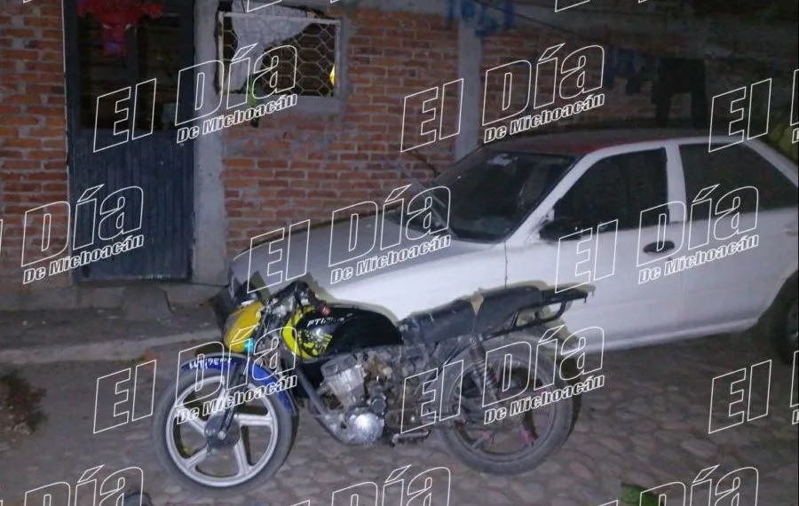 Localizan Vehículo Con Disparos Y Una Motocicleta Abandonados En La Pénjamo De Apatzingán