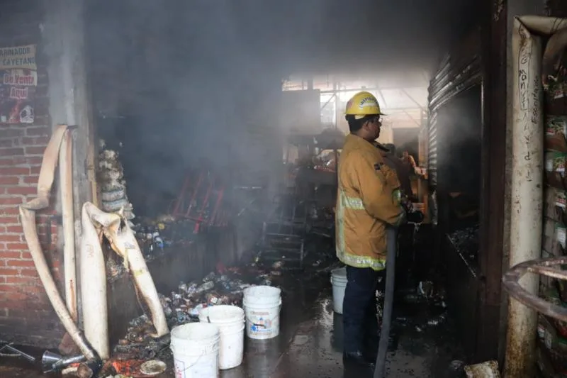 Alcalde José Abarca Se Reunirá Con Locatarios Del Mercado López Rayón 19 Incendio Mercado 1 - El Día De Michoacán