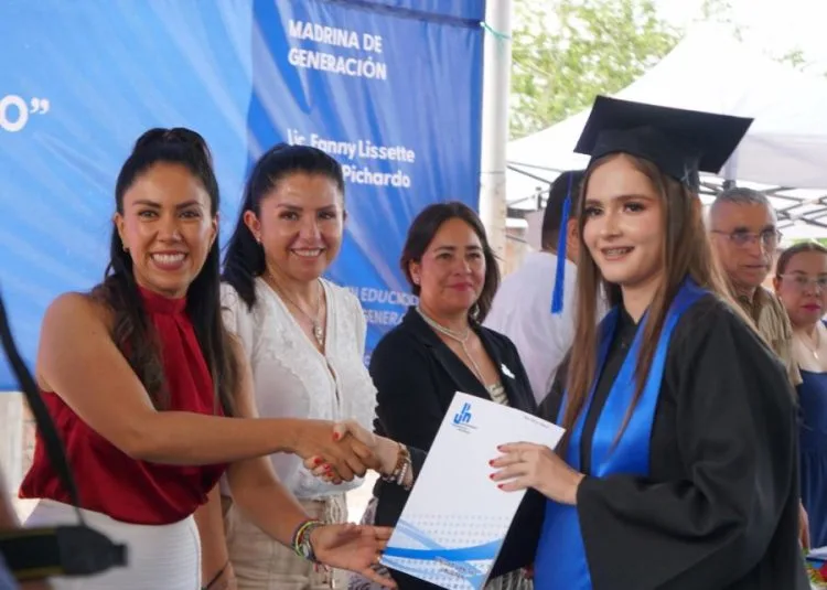La Profesionalización De Los Jóvenes Es Fundamental Para Lograr Cambios Positivos En Apatzingán: Fanny Arreola 21 Este Verano Descubre Por Qué Michoacán Es “El Alma De México”