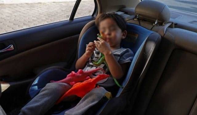 Estos son los peligros de dejar a niñas y niños dentro del auto