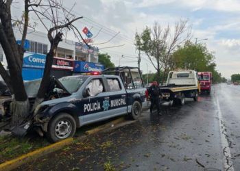Tres Policías Municipales Heridos En Choque De Patrulla Contra Árbol En Zamora