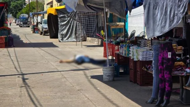 Cobrador De La Vía Pública Del Municipio De Jacona Es Ultimado A Tiros En El Mercado 22 Mujer Queda Atrapada En Juego Mecánico, En Maravatío