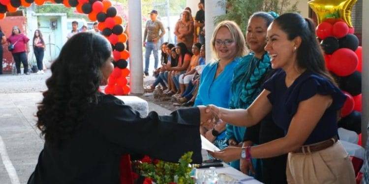 Fanny Arreola, comprometida con la educación en Apatzingán 1 Emite Comisión Estatal de Derechos Humanos en Michoacán posicionamiento sobre «Novatadas» escolares