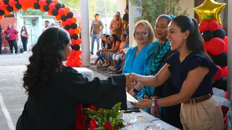 Fanny Arreola, Comprometida Con La Educación En Apatzingán 19 Fanny Compromizo Educativo - El Día De Michoacán
