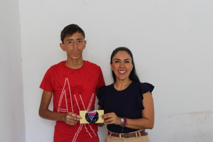 Impulsa Fanny Arreola El Deporte En Apatzingán; Apoyo Al Ciclista Jorge Eduardo Huerta Béjar 21 Impulsa Fanny Arreola El Deporte En Apatzingán; Apoyo Al Ciclista Jorge Eduardo Huerta Béjar