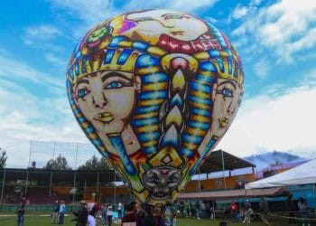 Pueblo Magico de Paracho con su festival de globos de Cantoya - El día de Michoacán