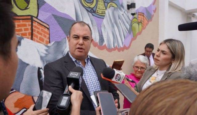 Ninguna escuela pública puede condicionar el ingreso de alumnos a cambio de cuotas: CEDH 1 Sedeco multa a 2 empresas aguacateras