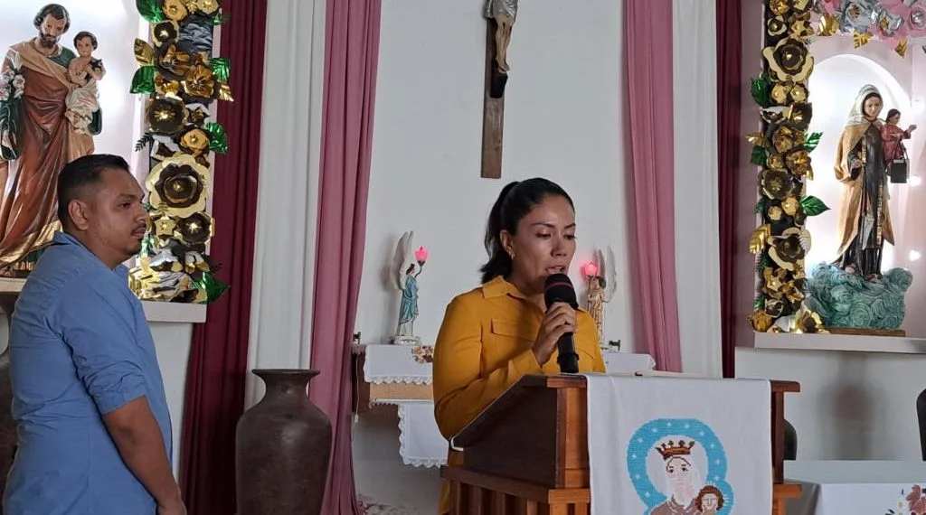 Asiste Fanny Arreola A Ceremonia Religiosa Con Equipo Que Trabajó De La Pasada Campaña (Contiene Video)