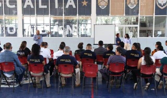 En operativo implementado en Zitácuaro, asegura FGE vehículo, armas de fuego y equipo táctico