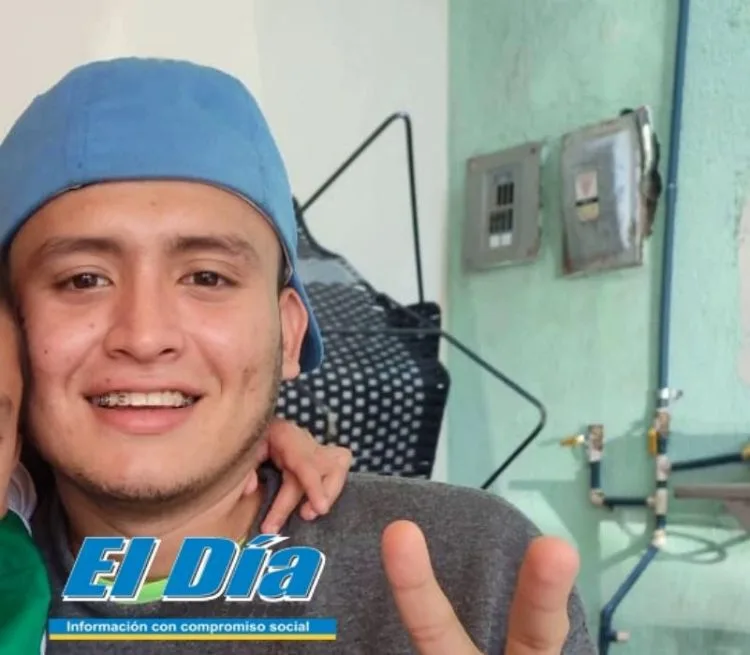 Árbol Se Desploma Sobre Un Autobús, En La Carretera «Libre» Uruapan-Pátzcuaro; 2 Heridos