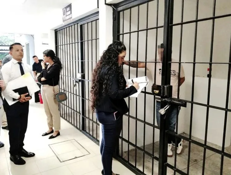 En Baja California Sur, Detiene A Jornalero, Presunto Responsable De Violación De Su Hija En El 2023; Hechos Ocurridos En Apatzingán 21 Esclarece Fge Múltiple Feminicidio Ocurrido En Penjamillo; Dos Personas Fueron Detenidas