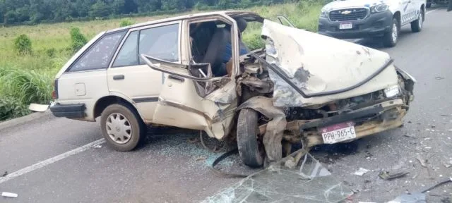 Choque De Frente En La Autopista Siglo Xxi 23 En Cateo De Billar; Asegura Seis Máquinas Tragamonedas  Y Sustancia Con Apariencia De Narcótico