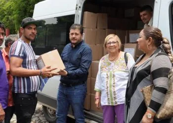 Cortadores De Limón Reciben Dotación Alimentaria En Apatzingán