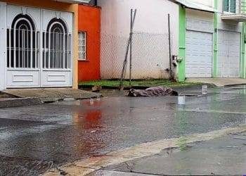 En operativo implementado en Zitácuaro, asegura FGE vehículo, armas de fuego y equipo táctico