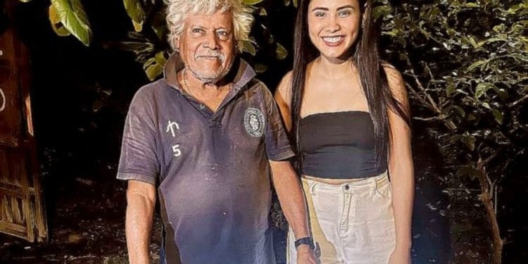 Dona regidora Paola Castañeda, Andadera Aluminio Ortopédica a persona de la tercera edad