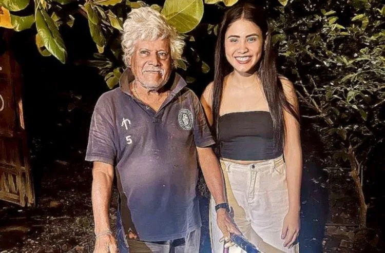 Dona Regidora Paola Castañeda, Andadera Aluminio Ortopédica A Persona De La Tercera Edad