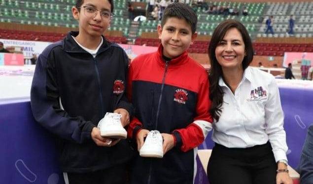 Otra vez, van 200 mil pares de tenis para alumnos de secundaria 1 Logró Tec de Apatzingán acreditación de las ingenierías Civil y Bioquímica