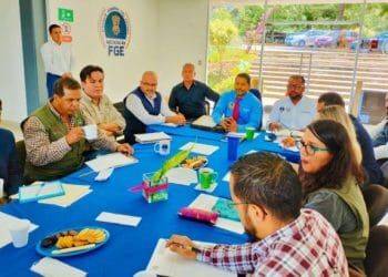 En Uruapan, choca patrulla contra camión de carga