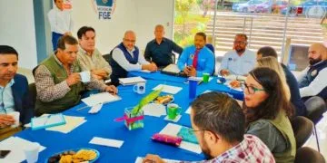 En Uruapan, Choca Patrulla Contra Camión De Carga