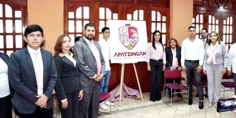 Fanny Arreola presenta imagen oficial para la administración 2024-2027 de Apatzingán