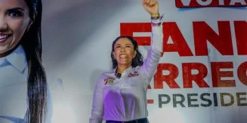 Fanny Arreola Tomará Protesta Como La Primer Mujer Presidenta Electa En Apatzingán 24 Fuerzas De Seguridad Instalan 6 Bases De Operaciones En Tepalcatepec: Ssp