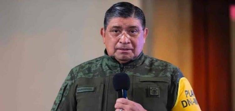 En cateo de billar; asegura seis máquinas tragamonedas  y sustancia con apariencia de narcótico