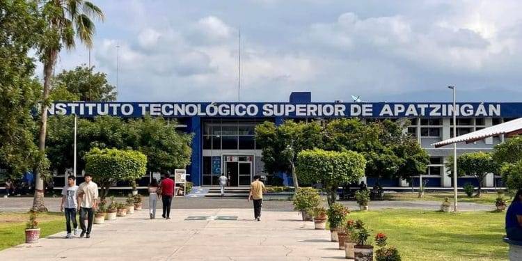 Logró Tec de Apatzingán acreditación de las ingenierías Civil y Bioquímica 1 Logró Tec de Apatzingán acreditación de las ingenierías Civil y Bioquímica