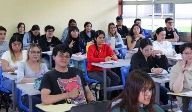 Jóvenes tienen opciones universitarias en los 113 municipios: SEE 1 Sentencian a 22 años de prisión a Ignacio R., por el feminicidio de Alma Rosa S., ocurrido en el 2019, en Lagunillas