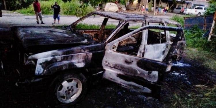 En cateo de billar; asegura seis máquinas tragamonedas y sustancia con apariencia de narcótico