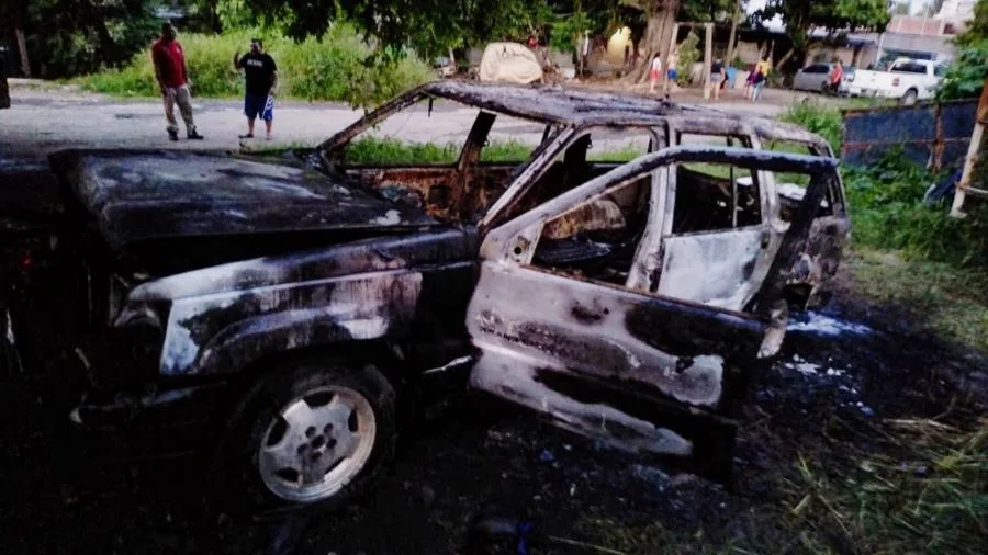 Queman Camioneta En El Duende De Apatzingán 19 Queman Camioneta En El Duende De Apatzingán