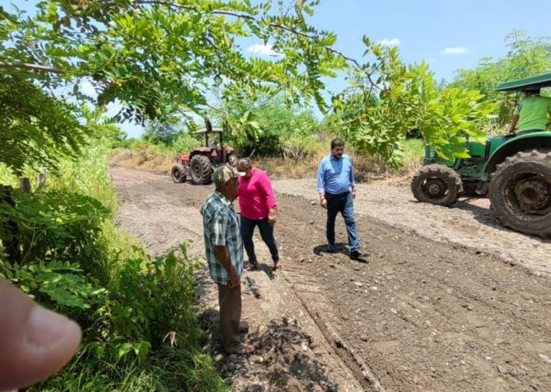 Sigue atendiendo el gobierno municipal la zona rural de Apatzingan | El Día de Michoacán