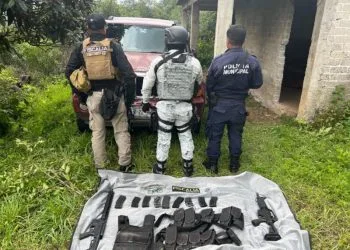 En Operativo Implementado En Zitácuaro, Asegura Fge Vehículo, Armas De Fuego Y Equipo Táctico
