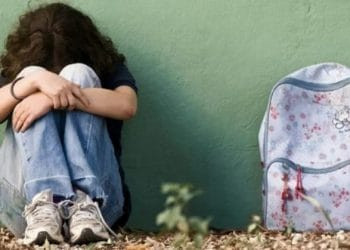 En procedimiento abreviado, sentencian a más de 3 años de prisión a maestro responsable de abusar sexualmente de su alumna