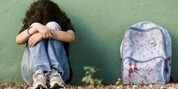 En procedimiento abreviado, sentencian a más de 3 años de prisión a maestro responsable de abusar sexualmente de su alumna