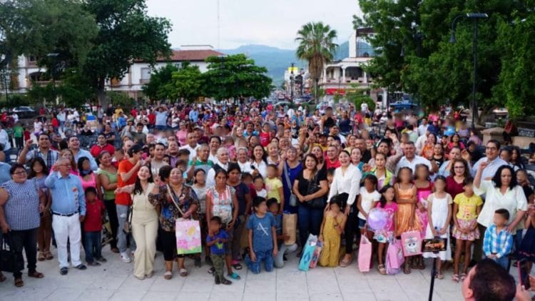 Regresan A Clases En Apatzingán Cientos De Niños Con Fanny Arreola 21 Con Maestros En Aulas Inicia El Ciclo Escolar 2024 – 2025