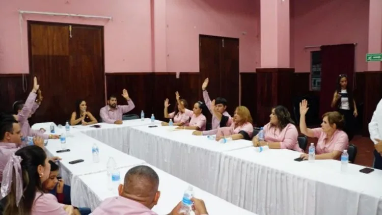 Aprueba Cabildo De Apatzingán A  Secretarios Del Ayuntamiento Y Finanzas