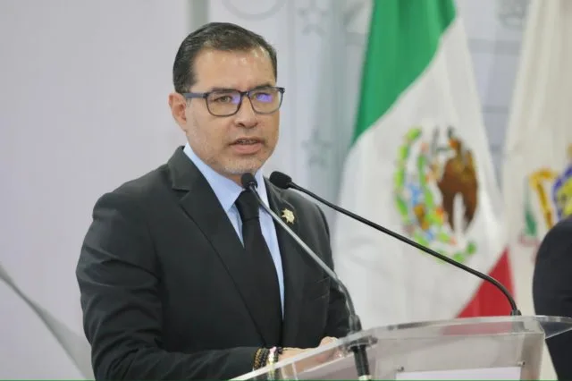 Baja Homicidio Doloso Más Del 50 % En Michoacán: Ssp 21 Llegan Tenis Para Estudiantes De Todo El Estado: See