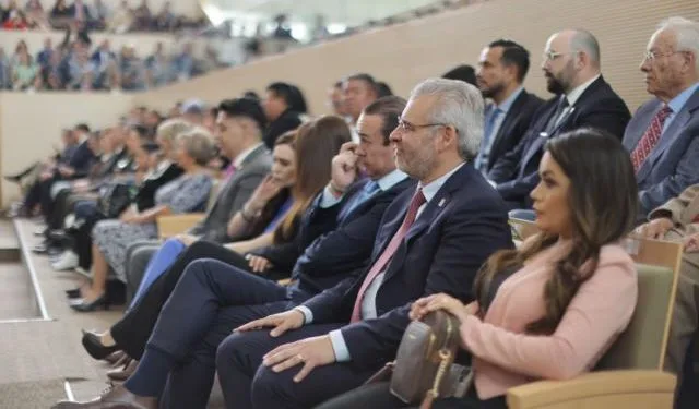 Bedolla Asiste A Toma De Protesta De Gobernadora De Guanajuato