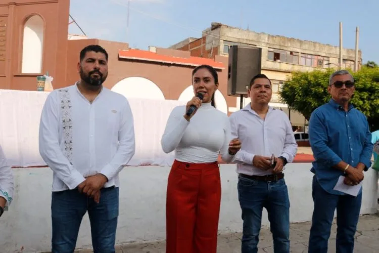 Fanny Arreola Se Reúne Con El Personal Del Ayuntamiento: “Estamos Aquí Para Servir A La Gente”