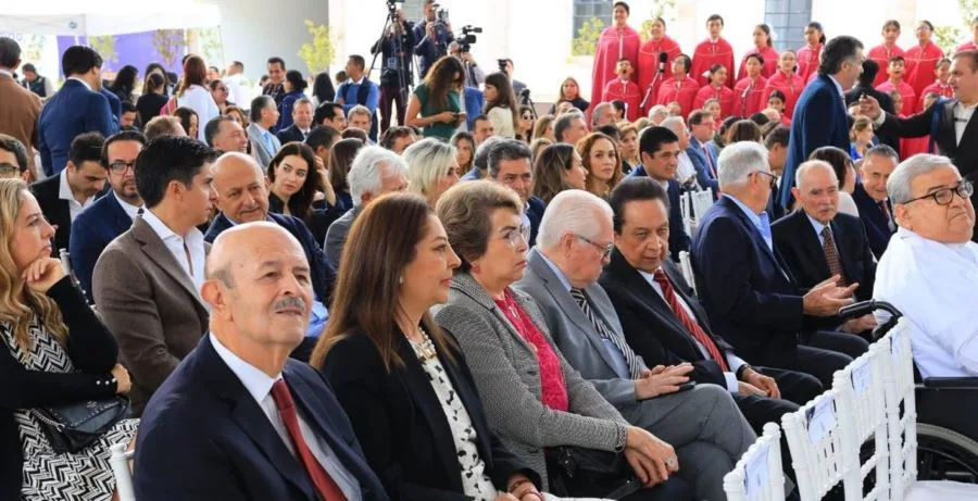 Arroparon Ciudadanos, Empresarios, Políticos, Líderes Religiosos Y Sindicales A Alfonso Martínez 19 Arroparon Ciudadanos, Empresarios, Políticos, Líderes Religiosos Y Sindicales A Alfonso Martínez