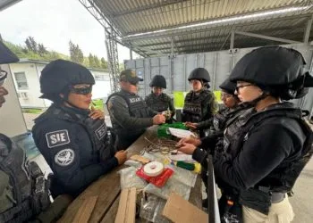 Llegan Tenis Para Estudiantes De Todo El Estado: See