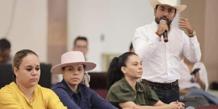 Vecinas, vecinos y Gobierno de Morelia, mejoran espacios público