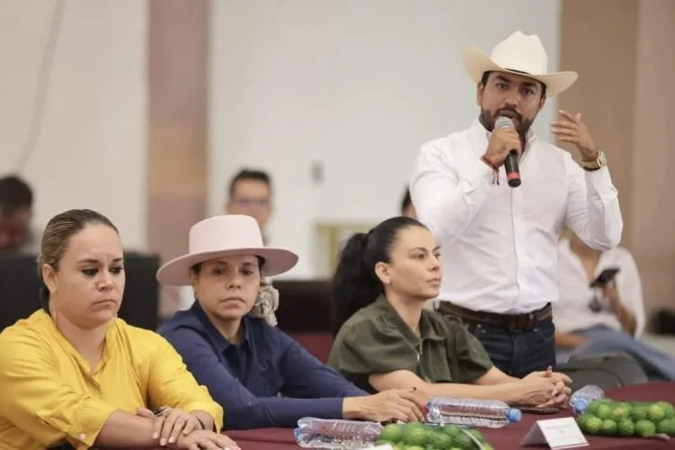 A Paso Firme Avanza Administración Municipal De Humberto Jiménez En Los Reyes 21 Vecinas, Vecinos Y Gobierno De Morelia, Mejoran Espacios Público