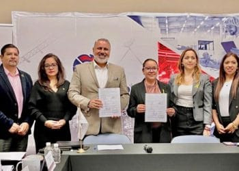 A una horas de tomar posesión como diputada Xóchitl Ruiz sale del PRI