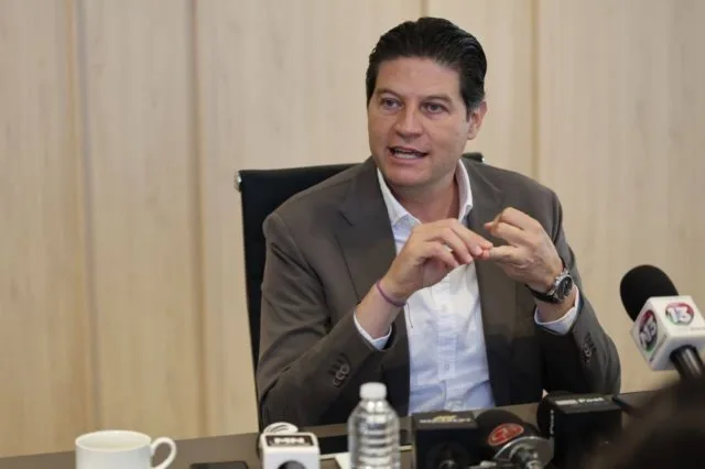 Llegan Tenis Para Estudiantes De Todo El Estado: See