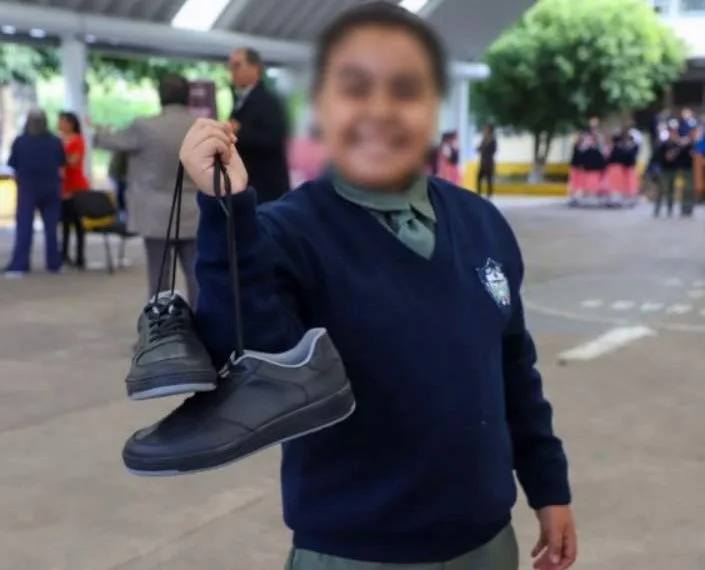 Llegan Tenis Para Estudiantes De Todo El Estado: See 19 Llegan Tenis Para Estudiantes De Todo El Estado: See