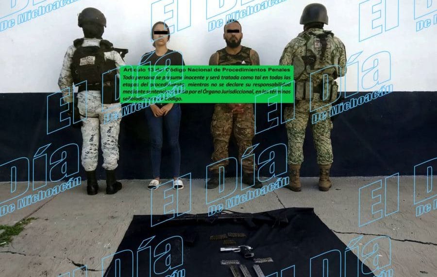 Pareja con Armas en Buenavista uno colombiano | El Día de Michoacán