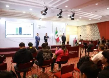 Llegan Tenis Para Estudiantes De Todo El Estado: See