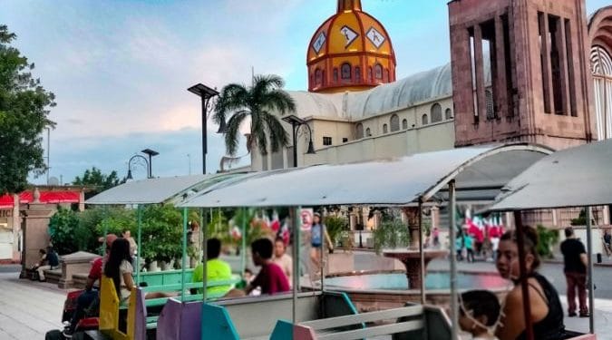 Vuelve a funcionar el trenecito y los domingos familiares en la plaza de Apatzingán 1 Fiscalía de Michoacán, sede de la 5ta reunión de trabajo del Grupo de Atención Integral para la Salud de la Adolescencia (GAIA)