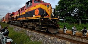 Comando Armado Vacía Dos Vagones De Ferrocarril En La Piedad 25 Roban Llantas De Contenedor En El Ferrocarril